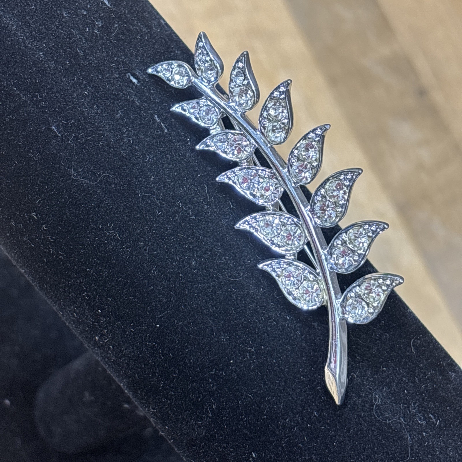 Vintage 1967 Sarah Coventry Crystal Fern Brooch Silver Tone Rhinestone Leaf